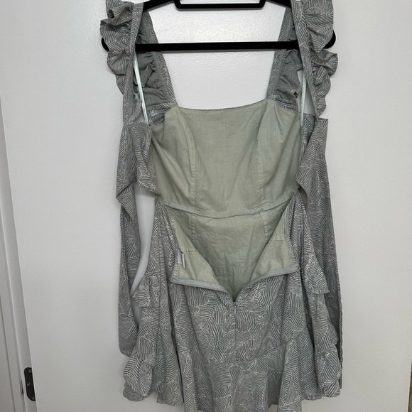 SELFIE LESLIE | Shiloh Tie-Back Pinafore Dress - Sage - Picture 12 of 16